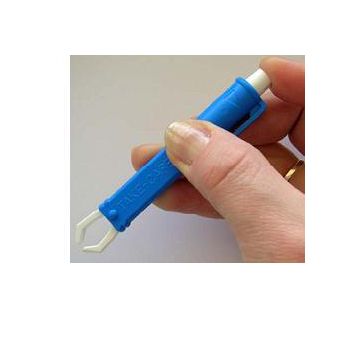 Pinzetta togli zecche in plastica blister singolo